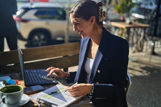 M-CTC10_OFFICE_WORK---CAMERA_R_0064_VS_R2