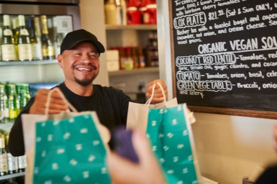 M-CTC11_MERCHANT_EARNER_HANDOFF_UBER_DIRECT_RESTAURANT---CAMERA_R_0270_VS_R2
