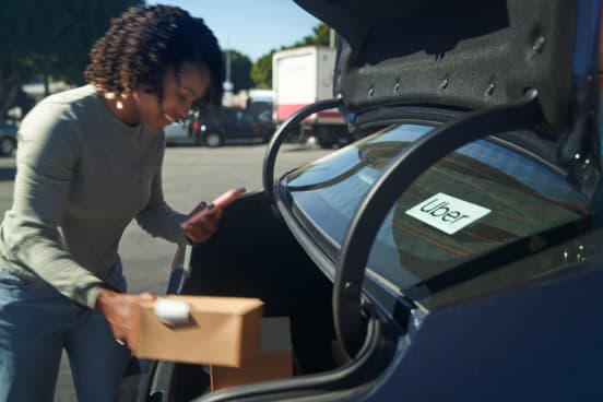 Entrega más pedidos con el modelo híbrido que combina repartidores internos y Uber Direct