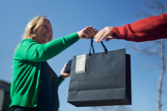 Cómo una solución de entrega personalizada beneficia la experiencia de compra
